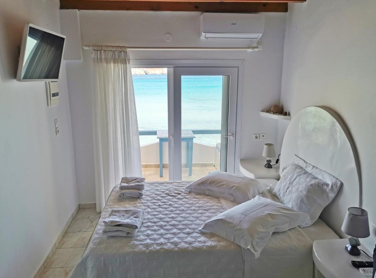 Blue Mare Apartments On The Beach Firopotamos Exterior foto