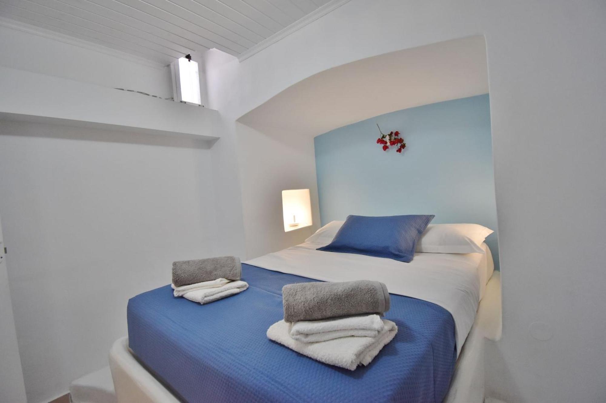 Blue Mare Apartments On The Beach Firopotamos Habitación foto