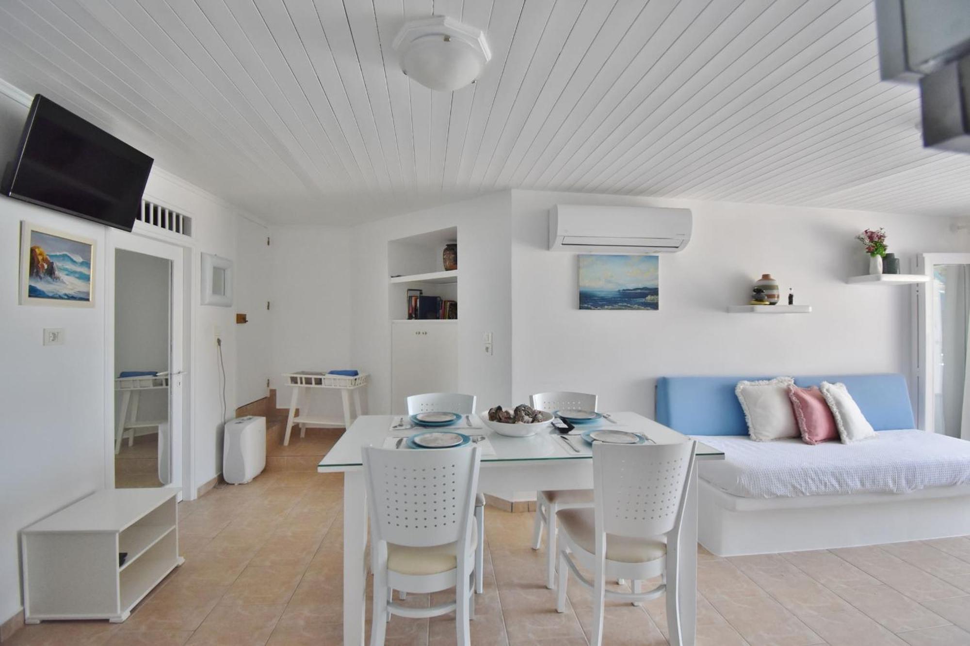 Blue Mare Apartments On The Beach Firopotamos Habitación foto