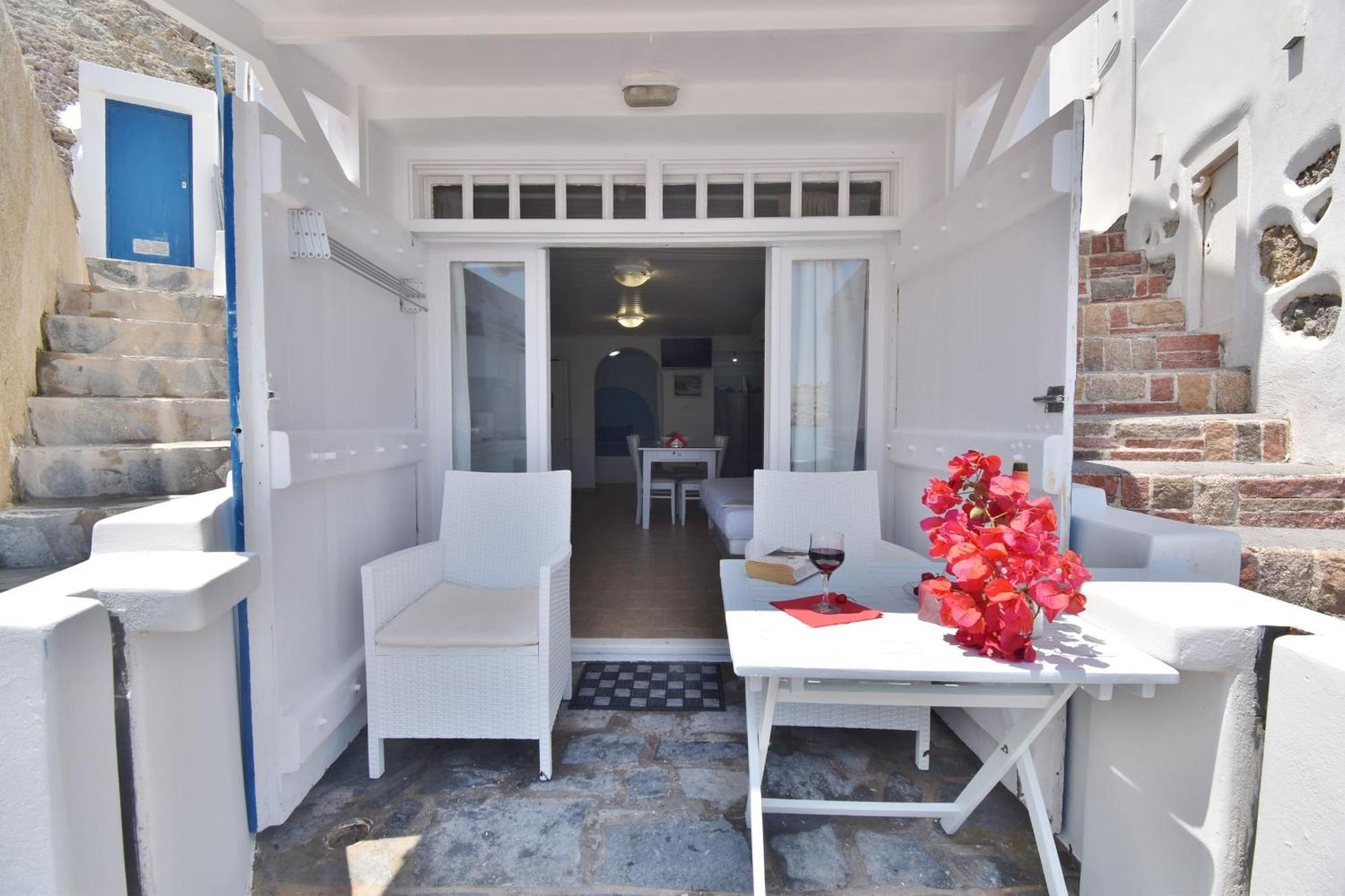 Blue Mare Apartments On The Beach Firopotamos Habitación foto