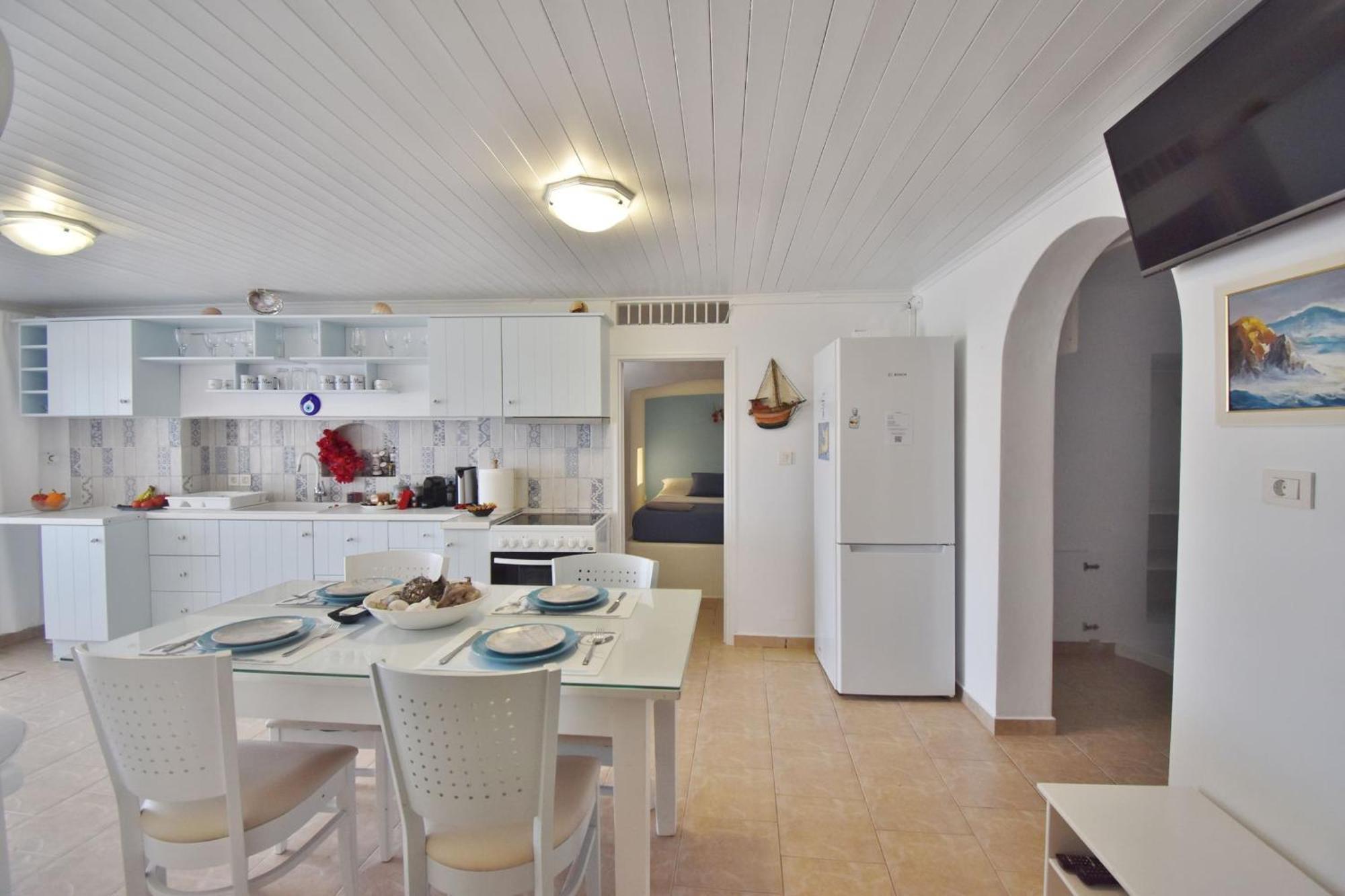 Blue Mare Apartments On The Beach Firopotamos Habitación foto