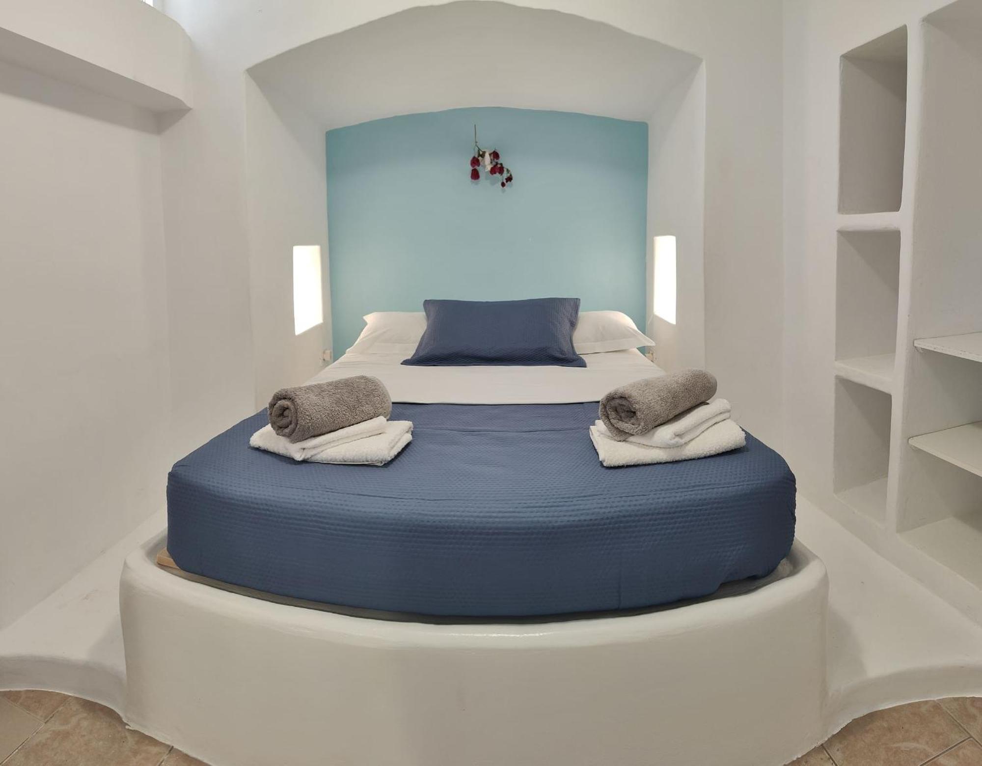 Blue Mare Apartments On The Beach Firopotamos Habitación foto