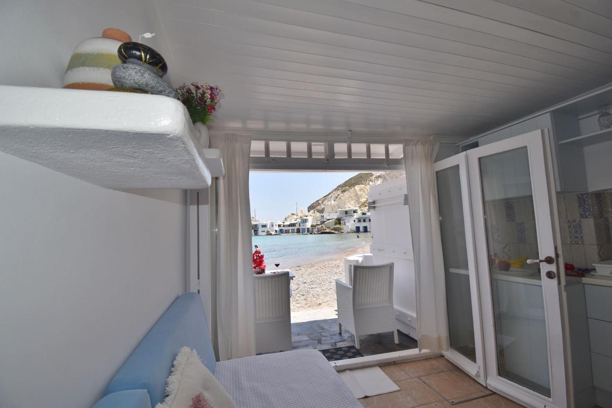 Blue Mare Apartments On The Beach Firopotamos Habitación foto