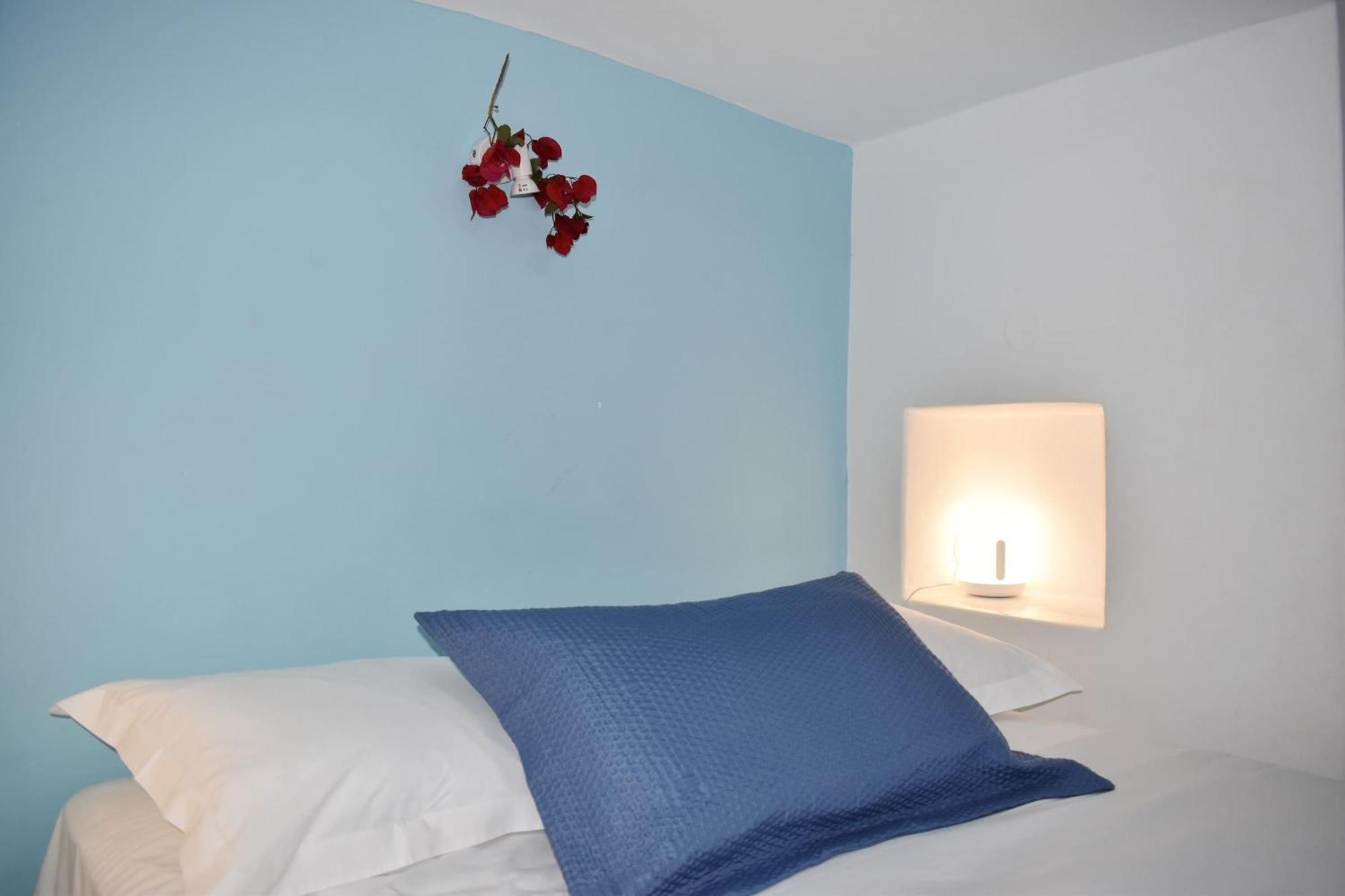 Blue Mare Apartments On The Beach Firopotamos Habitación foto
