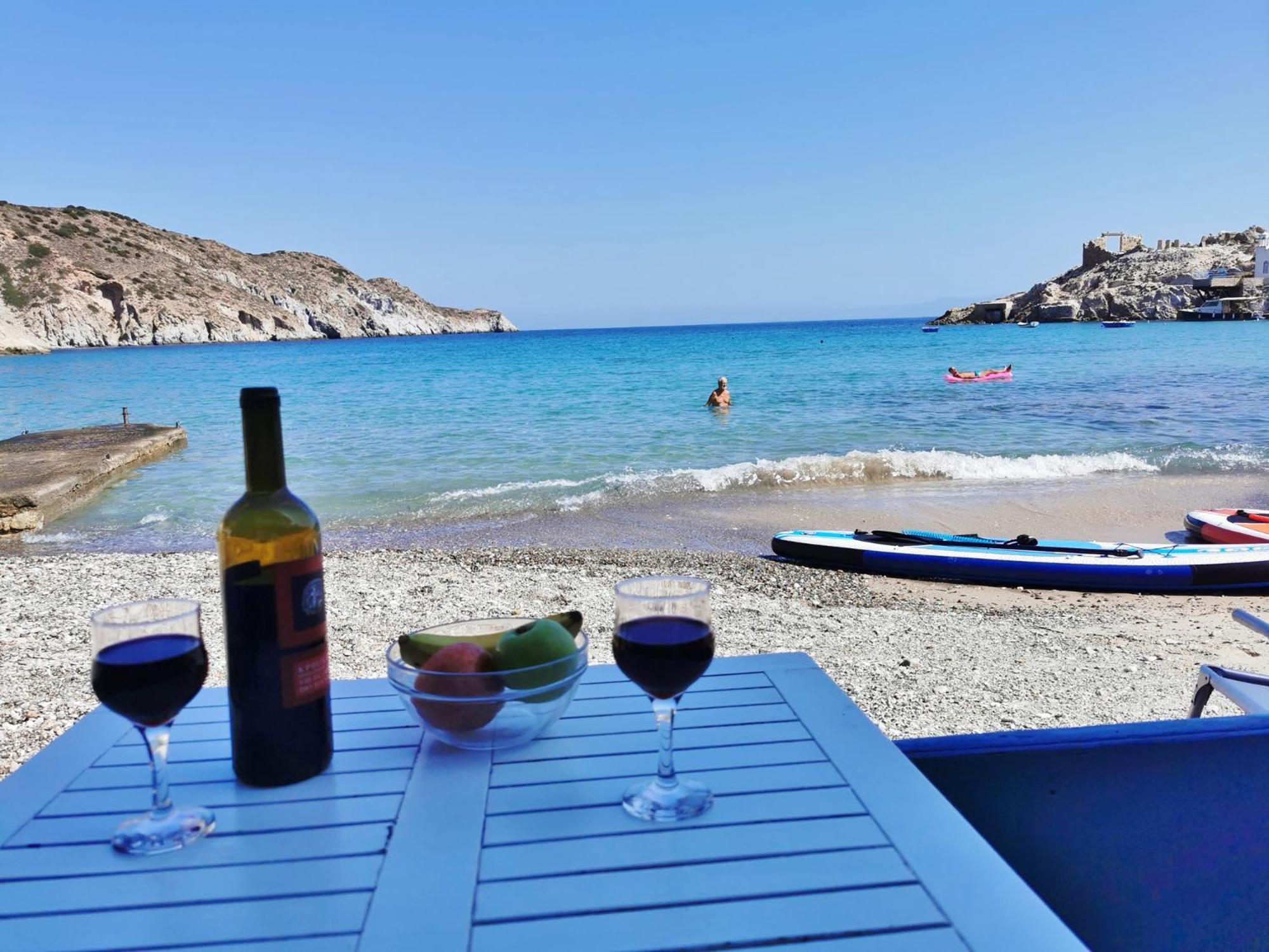 Blue Mare Apartments On The Beach Firopotamos Habitación foto