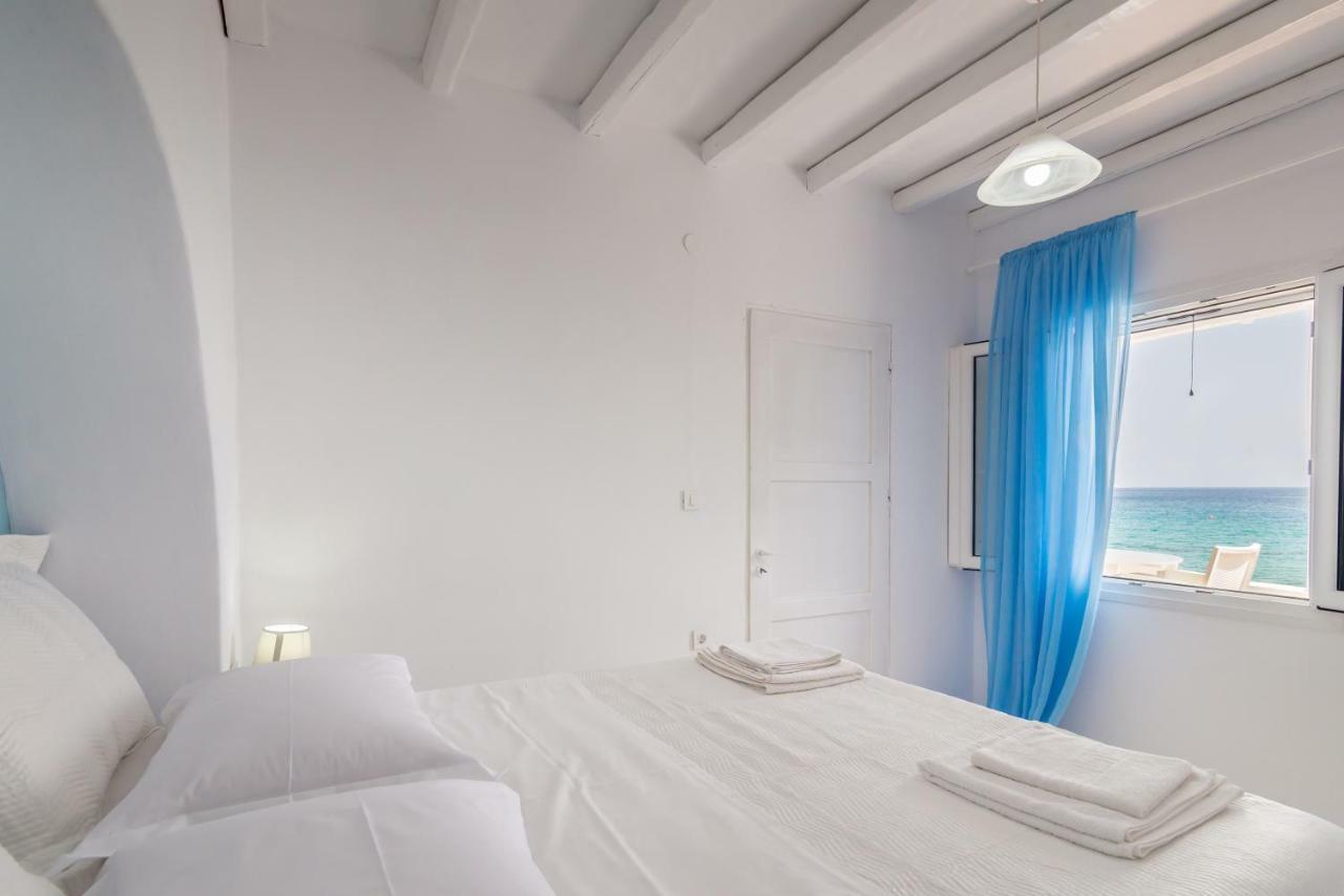 Blue Mare Apartments On The Beach Firopotamos Exterior foto
